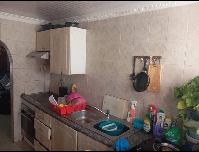 3 BEDROOM HOUSE FOR SALE IN THOKOZA EXT 2